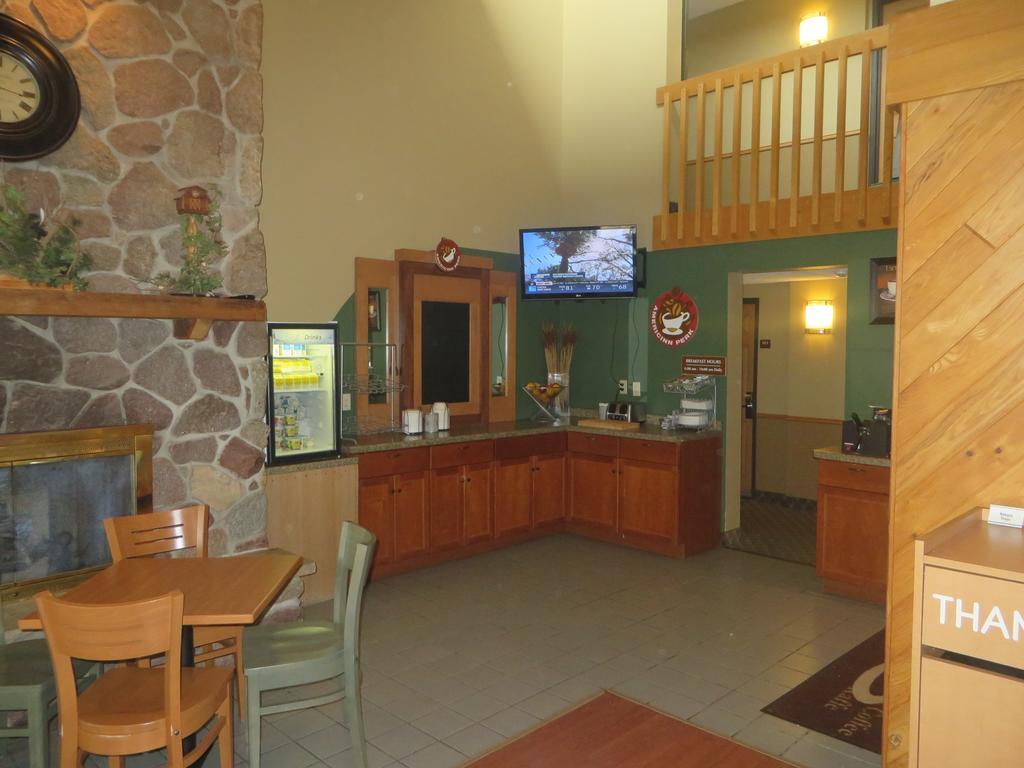 Americinn By Wyndham Rice Lake Exterior photo